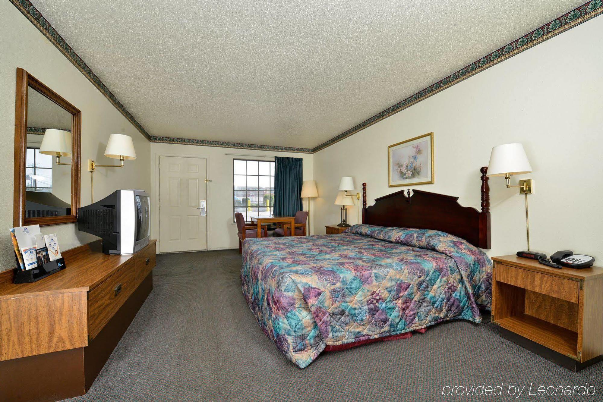 Americas Best Value Inn & Suites Расселлвилл Экстерьер фото