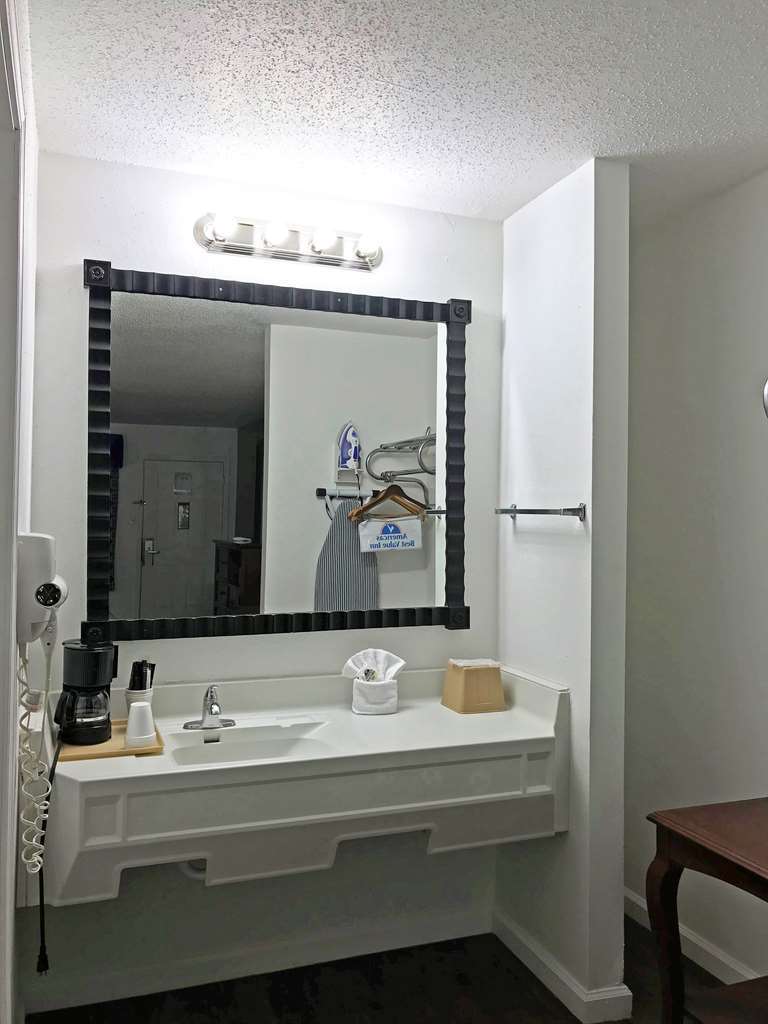 Americas Best Value Inn & Suites Расселлвилл Номер фото