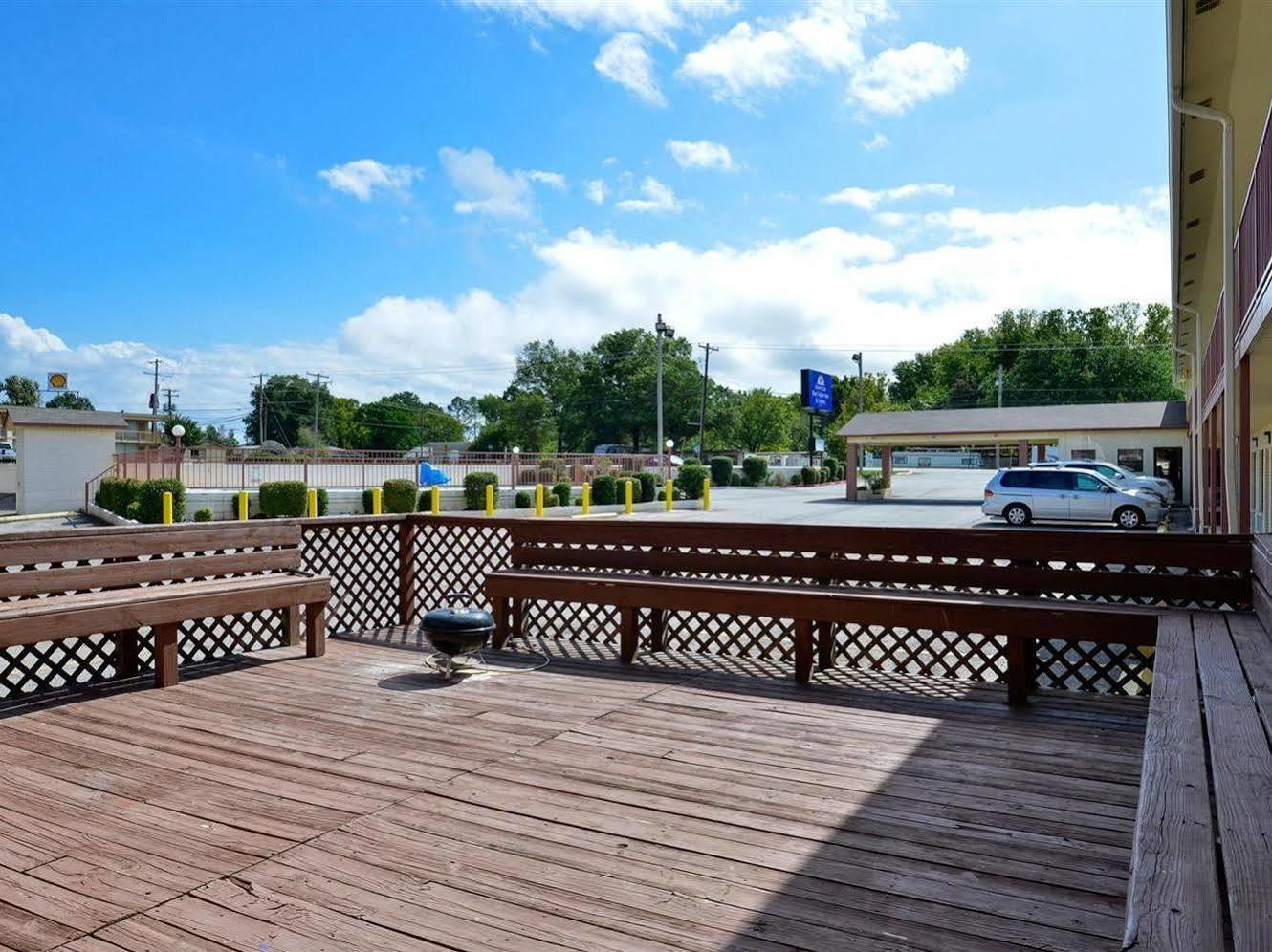 Americas Best Value Inn & Suites Расселлвилл Экстерьер фото