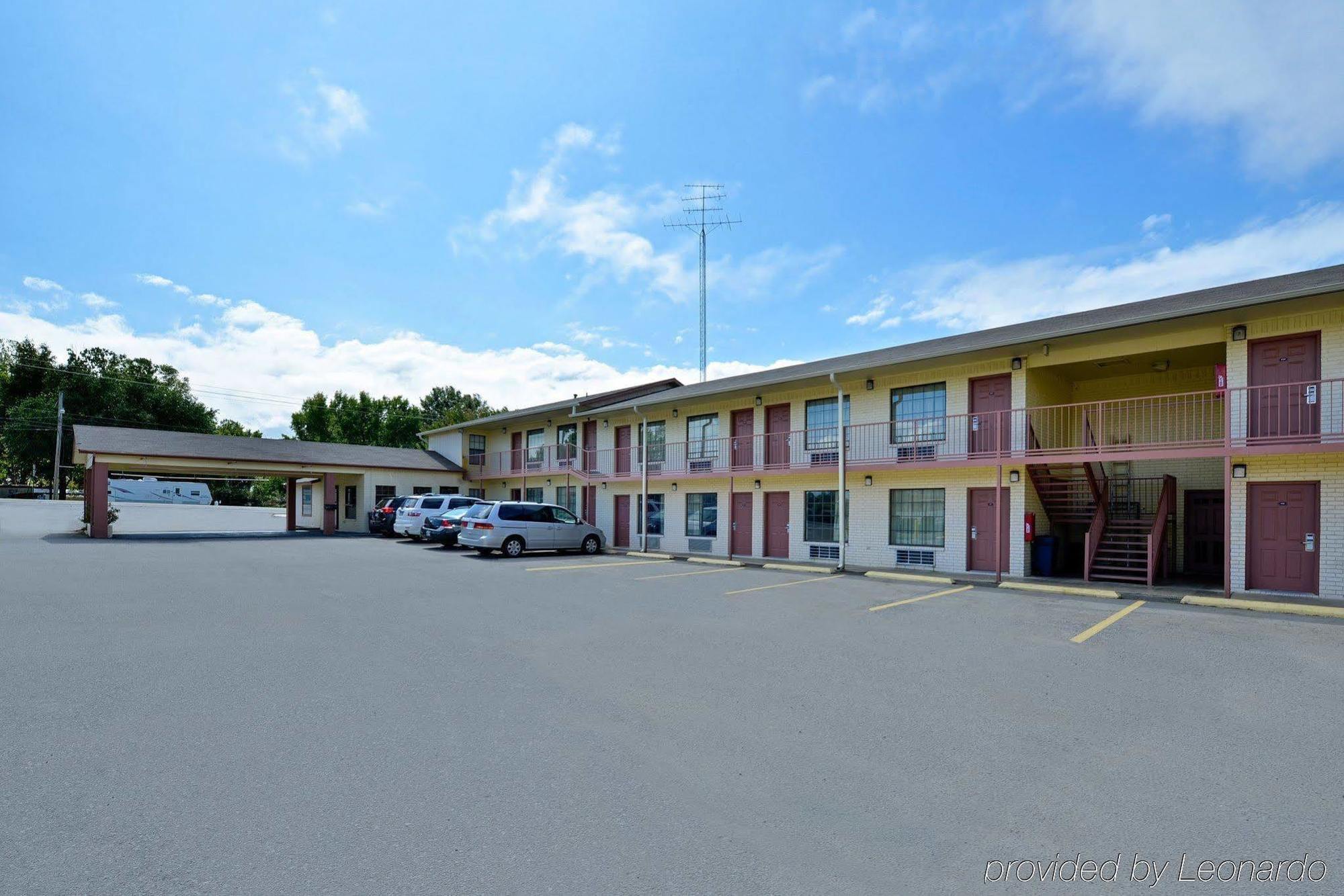 Americas Best Value Inn & Suites Расселлвилл Экстерьер фото