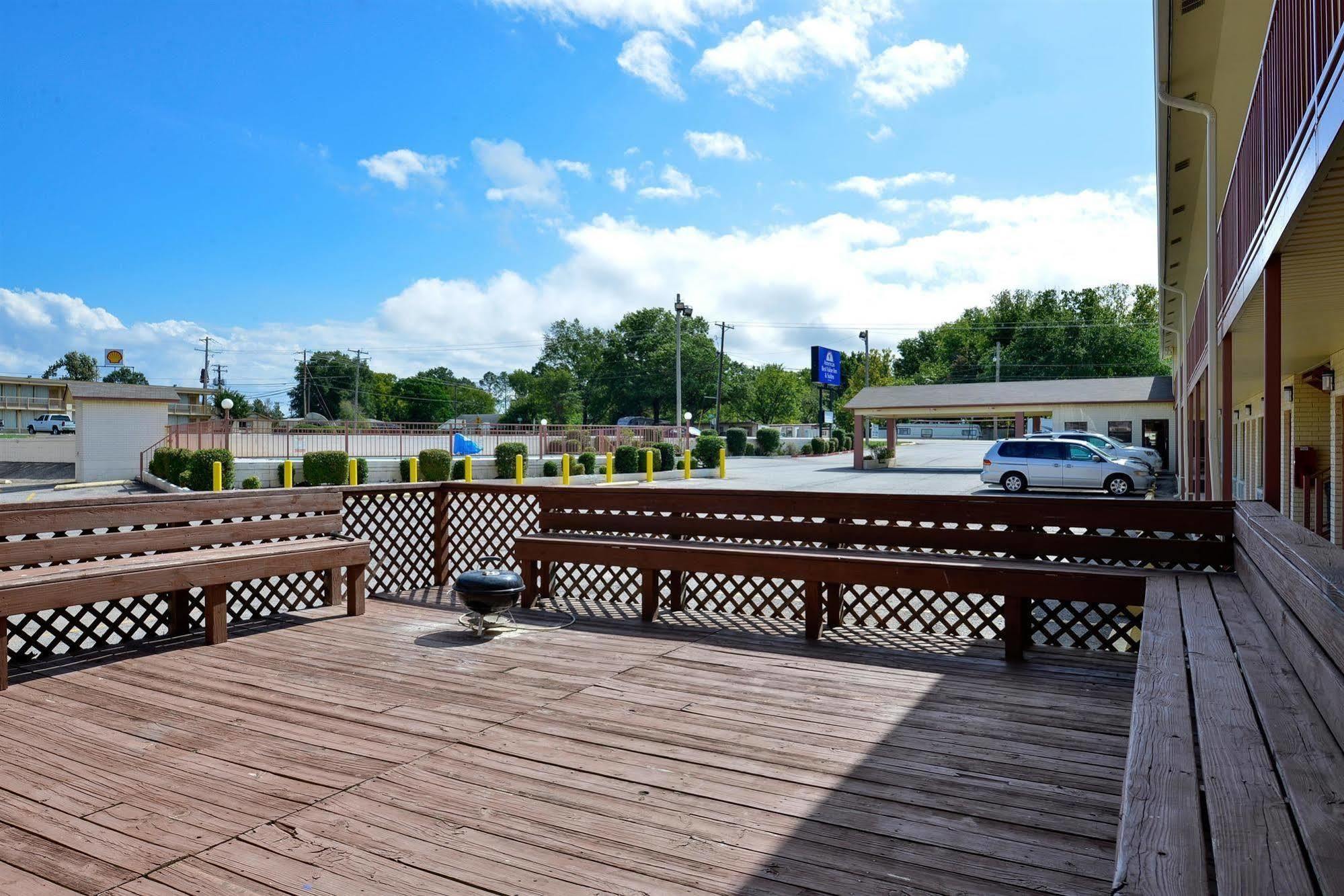 Americas Best Value Inn & Suites Расселлвилл Экстерьер фото